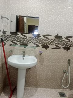 Hunza Nest Luxury 2BR Apartment in Bahria Phase 4 - 9