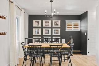 City Close Style First Modern Bungalow Vibes - 3