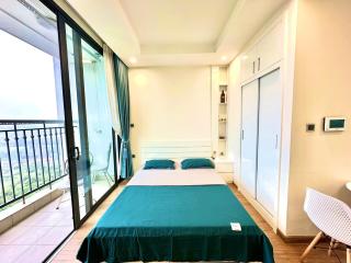Elegant Studio Above the Hanoi Skyline with Luxury Hotel Comfort - 9