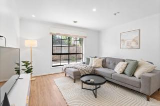 Tullamarine Landing by Ready Set Stay - 6
