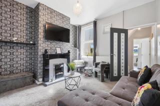 Cosy Home with free parking and Self Check in - 2