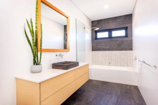 North Perth Lanehouse - 1