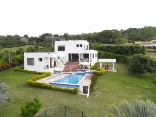 Summer House Villa en Condominio privado La Mesa Cundinamarca - 0