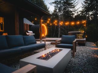 28-Acre Olympic Cabin Hot Tub Sauna Private - 8