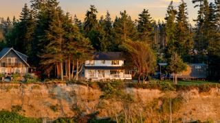 Sunset Bluff - Ocean Views, Hot Tub, Sleeps 9 - 6