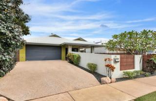 Zen Courtyard - garden - patio - garage - 7
