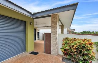Zen Courtyard - garden - patio - garage - 1