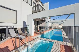 Central Perth 2 Bed Apartment with WiFi - 9