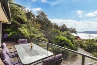 Champagne Tui - Moetapu Bay Holiday Home - 9