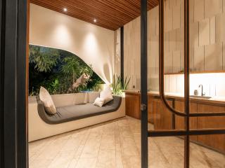 1BR Loft Art Deco shared pool, 700m to Echo Beach - 9