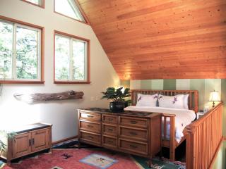 Cedar A-Frame Cabin - 4
