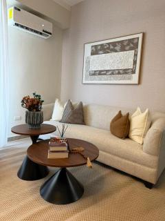 Modern Apartment Close to Everything, Pool and Gym - 6
