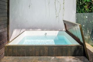 Cascade Apartments- Relaxing Ubud Stay with Nature View & Sauna - 1