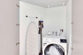Saint Moritz Retreat Beachfront St Kilda - 9