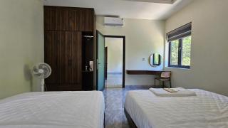 Sunshine Hotel - 1
