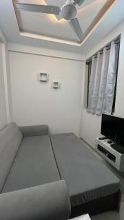 The Compact Retreat - 1