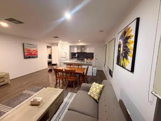 Modern Comforts in a Spacious 3BR Family Retreat - 8
