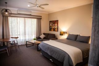 Tumbarumba Motel & Elms Restaurant - 7