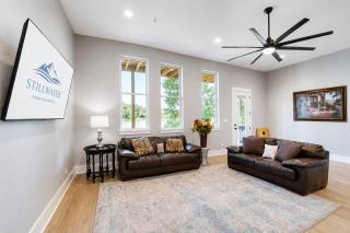 Luxury Lakefront Retreat with Private Hot Tub & 5 Suites - 2