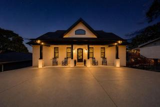 Lake Hamilton Luxury – 5 Suites, Hot Tub - 0