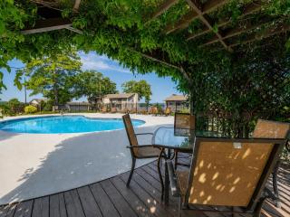 Anchors Away: Lake Hamilton Condo with Balcony, Pool & Tennis - 8