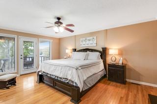 Waterfront Lake Hamilton Estate with Hot Tub & Private Dock - 3