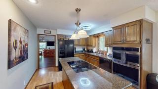 Lakeside Bliss: Pet-Friendly Lakefront Retreat with Paddleboat in Hot Springs - 2