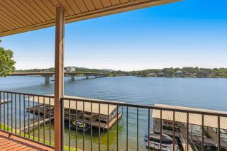 Lake Escape: Waterfront Condo on Lake Hamilton with Private Slip & Pool - 1