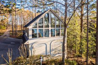 Romantic Treehouse Loft, Lake Hamilton - 0
