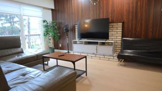 Convenient & Cozy 8 Beds Home - Prime Location with 4 Free Parking - 0