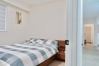 Convenient & Cozy 8 Beds Home - Prime Location with 4 Free Parking - 4