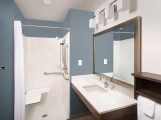 WoodSpring Suites Woodbridge Menlo Park Area - 4