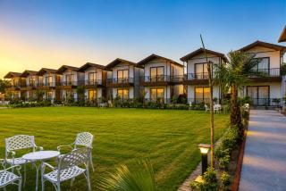 Aayovea Resort Ayodhya Near Ram Mandir & Saryu River - 0