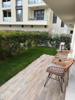 Sunny Flat Near the Beach & Pool View - 3