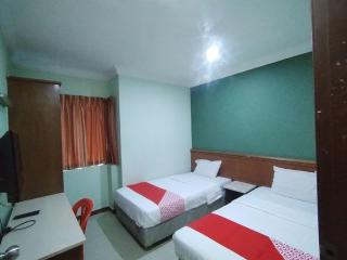 Hotel O Century Inn - 1