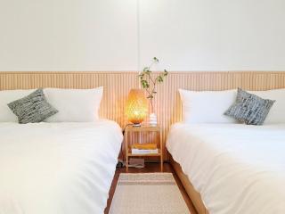 Opening Special Near Gwanaksan SNU Spacious 2 Rooms 3 Queen Size Beds Up to 6 People - 8