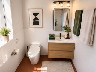 Unique 2 Bedroom Apartment Near Chinatown Rogers Arena and Seawall - 1