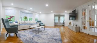 4BR Cape Cod Coastal Family Retreat Walk to Beach, Deck & BBQ Sleeps 12 near Ocean Backyard - 9