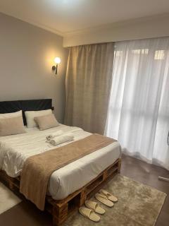 Heated POOL 1Bedroom Fully Equipped GYM Balcony view of Nairobi National Park Safari Suites - 2