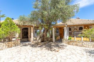 Paco's Resort Family Villa 14 - 1