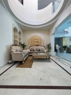 Lucknow Courtyard - 1