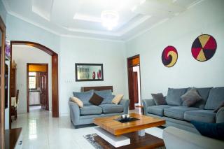 Zak House-Peaceful 4-Bedroom Retreat with Garden - 8