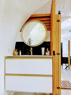 Love Room X - Jacuzzi, Sauna & Pièce Secrète - 4