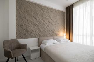 Modern Downtown Retreat - 3