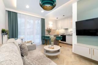 Modern Studio with Terrace in Poznań Center by Noclegi Renters - 4