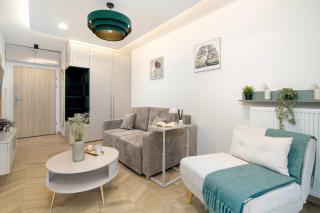Modern Studio with Terrace in Poznań Center by Noclegi Renters - 2