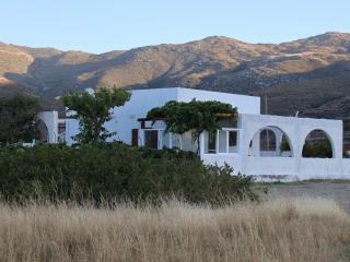 Traditional House by The Beach - 8