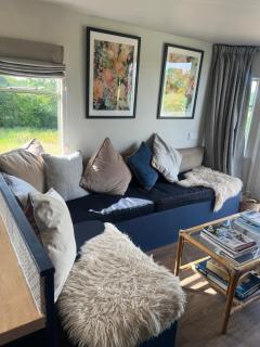 A charming unique lodge, with log burner and incredible views - 2