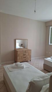 Sea View Retreat 2BR Apartment on Lungomare - 3