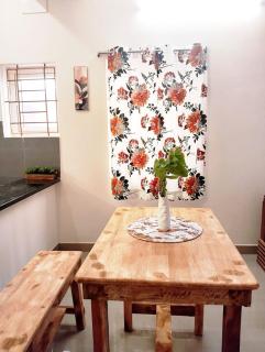 Full House 5 BHK with private Terrace 2km WhiteTown best for Large Groups NOVA - 5